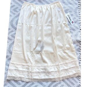 VELROSE Beige Snip-It Half Slip Large NWT